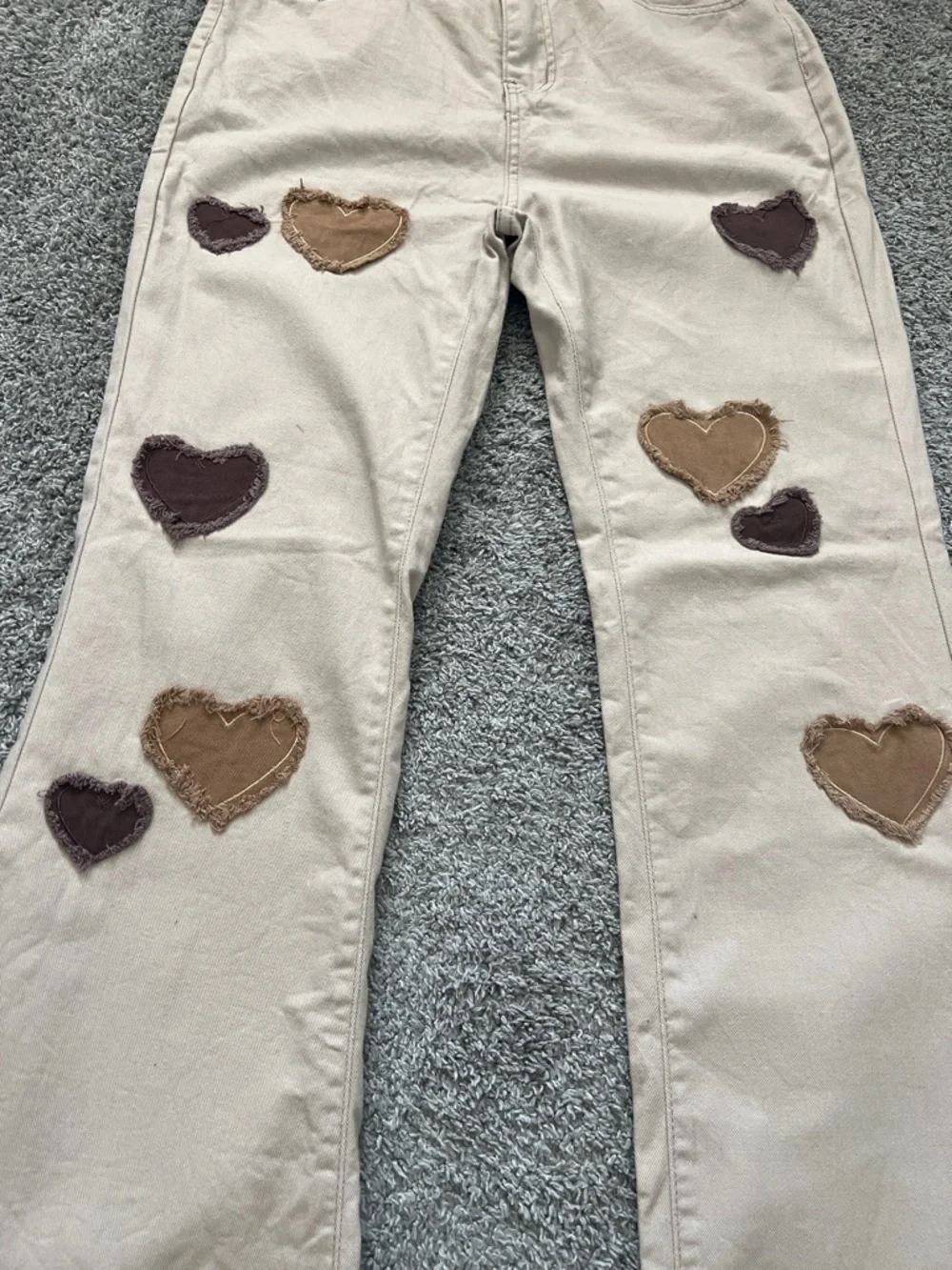 NWOT SHEIN Mod Cream Denim Flare Jeans with Brown Denim Heart Patches - Size 30 - Picture 3 of 11